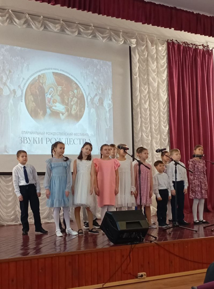 Выступление хора Прихода храма прпп. Сергия и Никона Радонежских (Красная Горбатка)